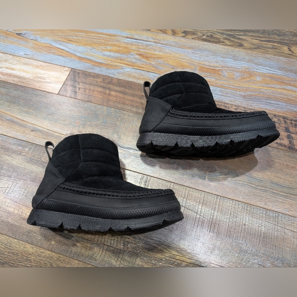 Manitobah Waterproof Pacific Insulated Puffer boots Size 9 - Picture 4 of 11